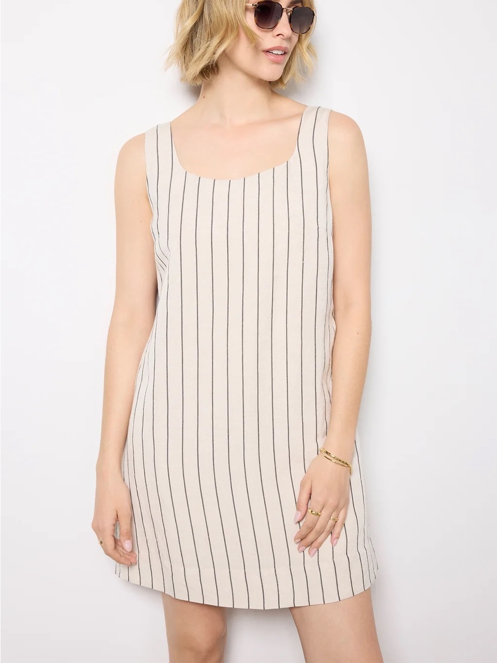 EVEREVE LEAH SHIFT STRIPPED DRESS CREME WOMEN’S SMALL